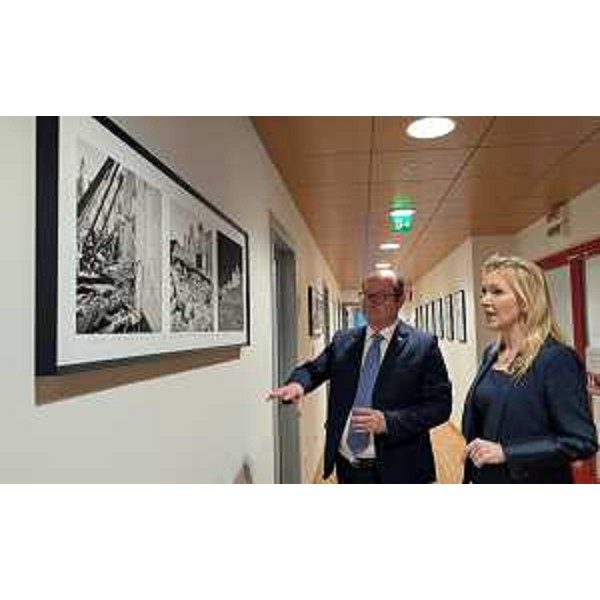 Il vicegovernatore della Regione Mario Anzil con il Console Generale della Repubblica di Polonia a Milano, Agnieszka Gloria Kaminska - Il vicegovernatore della Regione Mario Anzil con il Console Generale della Repubblica di Polonia a Milano, Agnieszka Gloria Kaminska