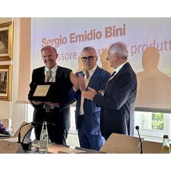 L'assessore regionale Sergio Emidio Bini (al centro) - L'assessore regionale Sergio Emidio Bini (al centro)