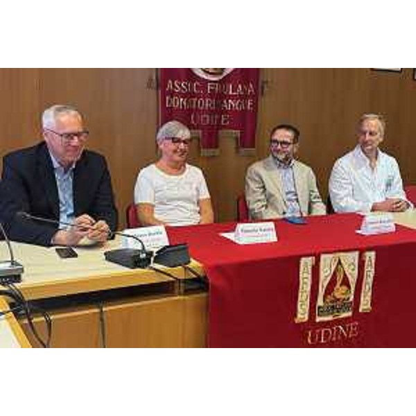 Il presidente del Cr Fvg, Mauro Bordin; la presidente Afds Udine, Manuela Nardon; il coordinatore sangue Fvg, Andrea Bontadini; il direttore del centro trasfuzionale, Giovanni Barillari - Il presidente del Cr Fvg, Mauro Bordin; la presidente Afds Udine, Manuela Nardon; il coordinatore sangue Fvg, Andrea Bontadini; il direttore del centro trasfuzionale, Giovanni Barillari