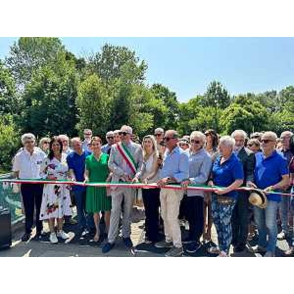 Al centro l'assessore Cristina Amirante - Al centro l'assessore Cristina Amirante 