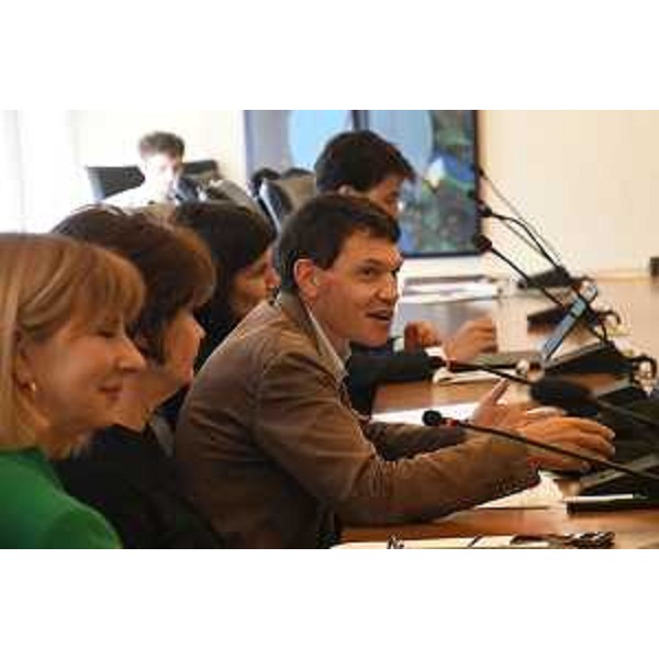 Il presidente Conficoni accanto all'assessore Rosolen e ai responsabili degli Uffici - Il presidente Conficoni accanto all'assessore Rosolen e ai responsabili degli Uffici