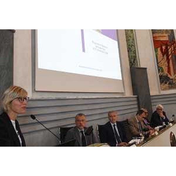 L'intervento dellassessore alle Finanze Barbara Zilli. - L'intervento dellassessore alle Finanze Barbara Zilli. 