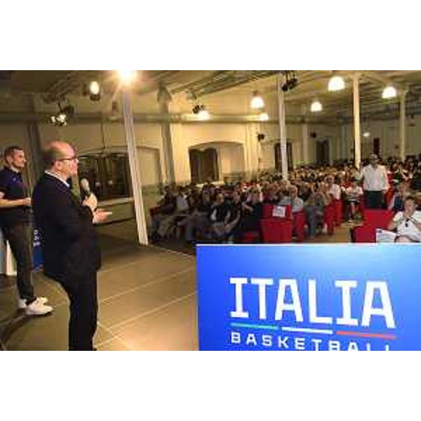 Il vicegovernatore Anzil al Gran Galà regionale della Pallacanestro - Il vicegovernatore Anzil al Gran Galà regionale della Pallacanestro