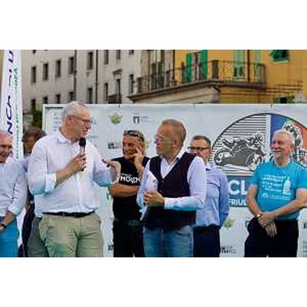 Il presidente del Consiglio regionale del Friuli Venezia Giulia, Mauro Bordin, durante il suo intervento - Il presidente del Consiglio regionale del Friuli Venezia Giulia, Mauro Bordin, durante il suo intervento