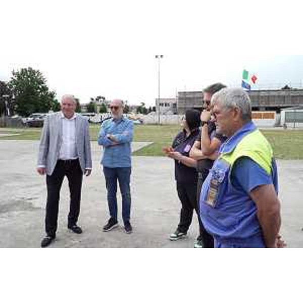 L'assessore Riccardo Riccardi (secondo da sinistra) al campo scuola di Protezione civile svoltosi a Mortegliano - L'assessore Riccardo Riccardi (secondo da sinistra) al campo scuola di Protezione civile svoltosi a Mortegliano