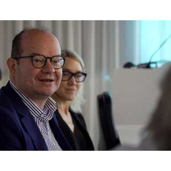 In primo piano il vicegovernatore Mario Anzil. - In primo piano il vicegovernatore Mario Anzil.