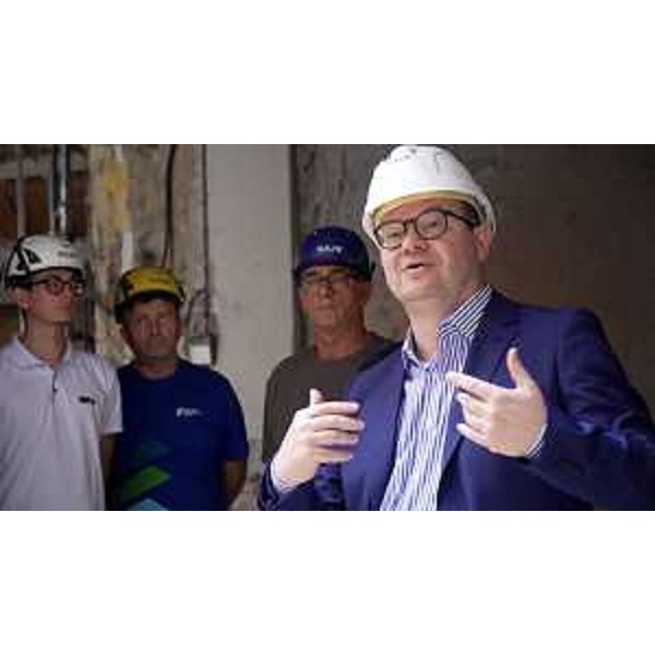 Il vicegovernatore Anzil nel corso del sopralluogo - Il vicegovernatore Anzil nel corso del sopralluogo