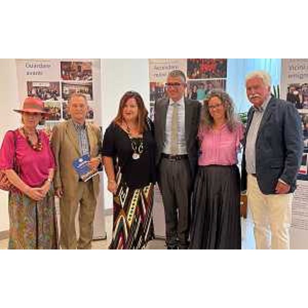 L'assessore Roberti (al centro) insieme ai Giuliani nel mondo. - L'assessore Roberti (al centro) insieme ai Giuliani nel mondo. 