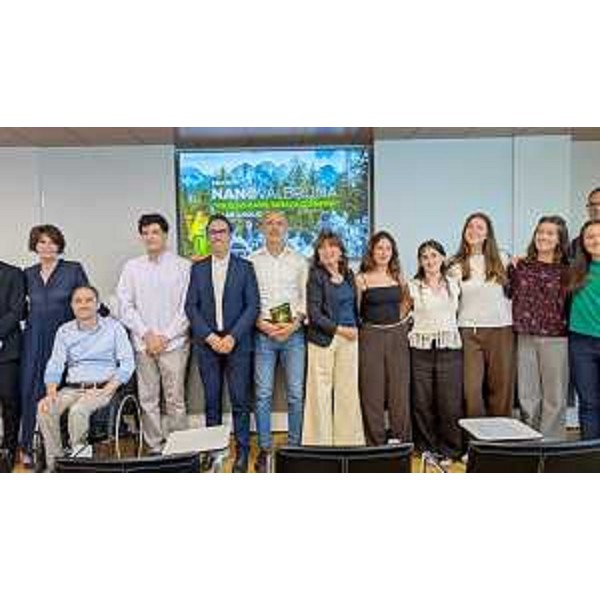 L'assessore Alessia Rosolen (prima a sinistra) - L'assessore Alessia Rosolen (prima a sinistra) 