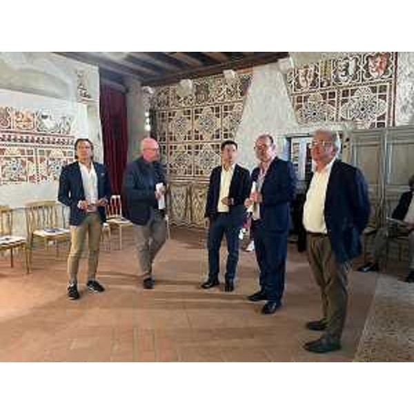 Un momento della visita del vicegovernatore Mario Anzil al Castello di Valvasone - Un momento della visita del vicegovernatore Mario Anzil al Castello di Valvasone