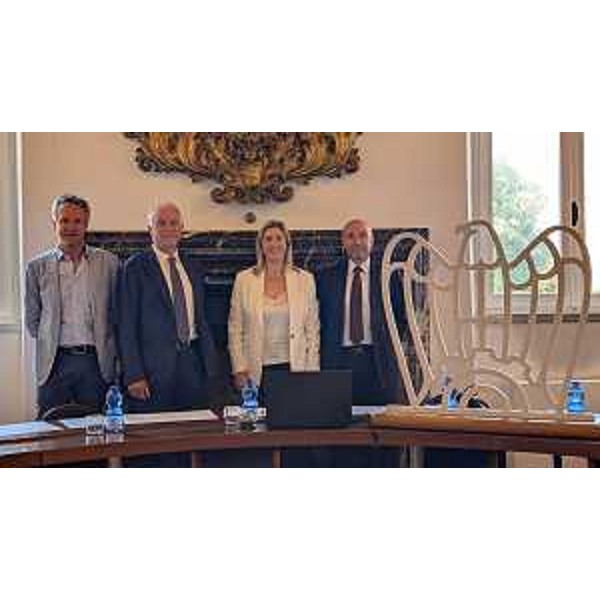 Al centro l'assessore Cristina Amirante - Al centro l'assessore Cristina Amirante