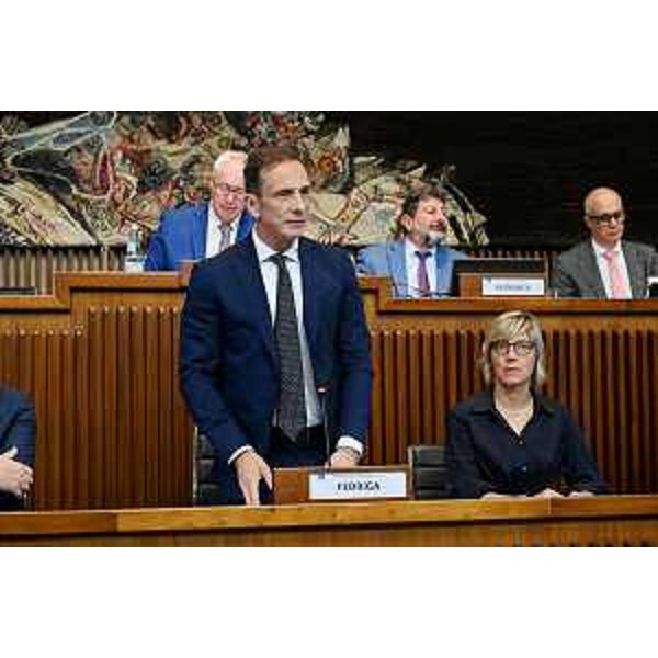 Il governatore Fvg, Massimiliano Fedriga, pone la questione di governo sulla mozione illustrata da Calligars - Il governatore Fvg, Massimiliano Fedriga, pone la questione di governo sulla mozione illustrata da Calligars