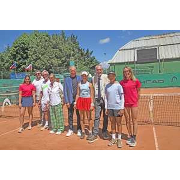 L'assessore Scoccimarro al centro - L'assessore Scoccimarro al centro