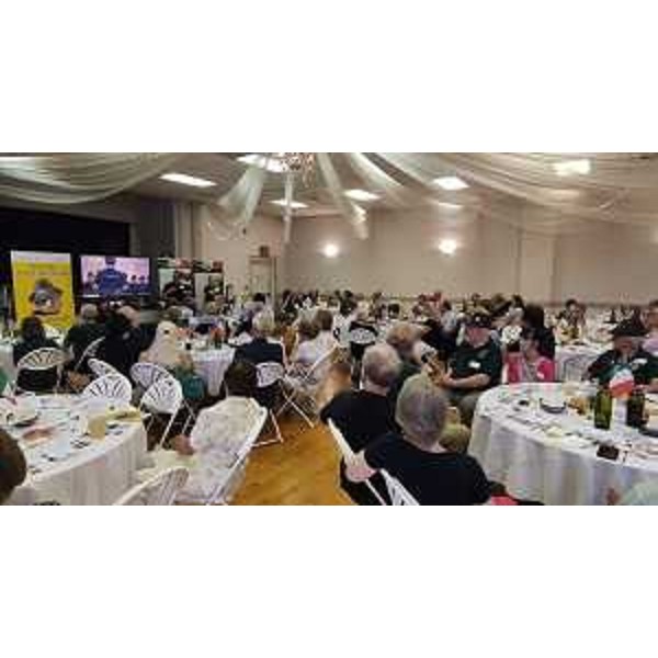 Un momento della serata inaugurale della mostra sugli alpini a Philadelphia, con l'esibizione del coro Montenero di Cividale in collegamento streaming - Un momento della serata inaugurale della mostra sugli alpini a Philadelphia, con l'esibizione del coro Montenero di Cividale in collegamento streaming