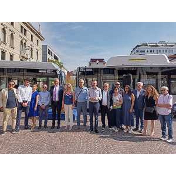 Una fase dell'incontro dove sono stati presentati i mezzi green in dotazione a Pordenone - Una fase dell'incontro dove sono stati presentati i mezzi green in dotazione a Pordenone