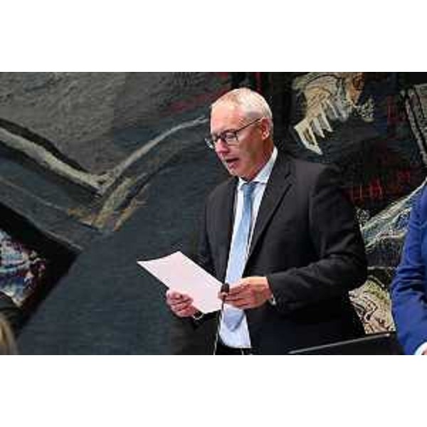 Il presidente del Cr Fvg, Mauro Bordin, ricorda l'ex consigliere regionale Paolo Braida in Aula - Il presidente del Cr Fvg, Mauro Bordin, ricorda l'ex consigliere regionale Paolo Braida in Aula