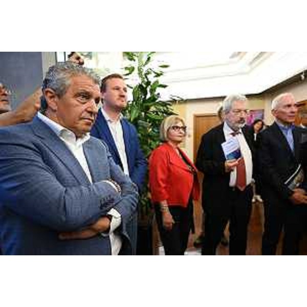 Francesco Martines (Pd) promotore dell'inziativa che ha portato in Cr le opere realizzate dai ragazzi della Fondazione Progettoautismo Fvg - Francesco Martines (Pd) promotore dell'inziativa che ha portato in Cr le opere realizzate dai ragazzi della Fondazione Progettoautismo Fvg