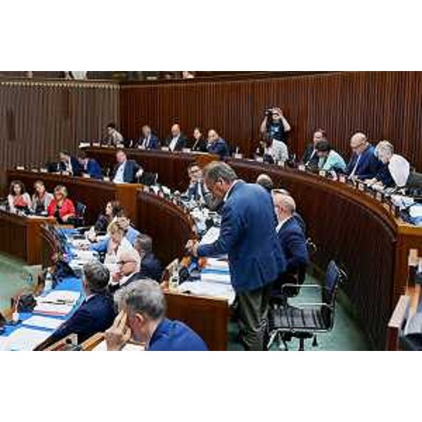 I lavori dell'Aula durante l'intervento di Mauro Di Bert (Fp) - I lavori dell'Aula durante l'intervento di Mauro Di Bert (Fp)