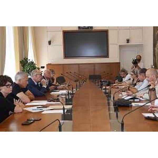 Un momento dell'incontro con le organizzazioni sindacali - Un momento dell'incontro con le organizzazioni sindacali