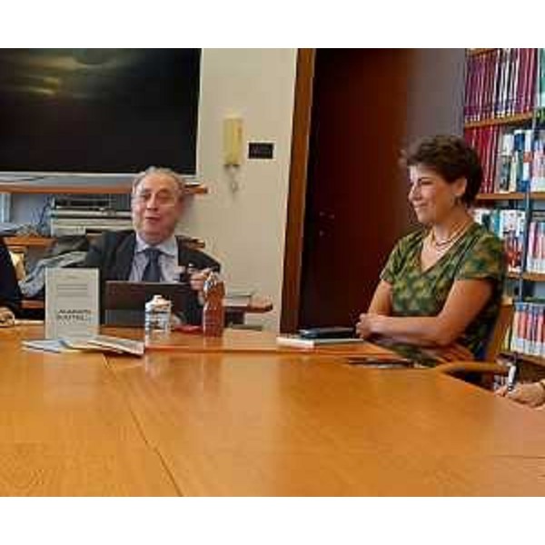 Il Garante regionale dei diritti delle persone, Enrico Sbriglia, e la consigliera regionale Giulia Massolino (Patto per l'Autonomia-Civica Fvg), in veste di presidente della Commissione di vigilanza della biblioteca del Cr, Livio Paladin - Il Garante regionale dei diritti delle persone, Enrico Sbriglia, e la consigliera regionale Giulia Massolino (Patto per l'Autonomia-Civica Fvg), in veste di presidente della Commissione di vigilanza della biblioteca del Cr, Livio Paladin