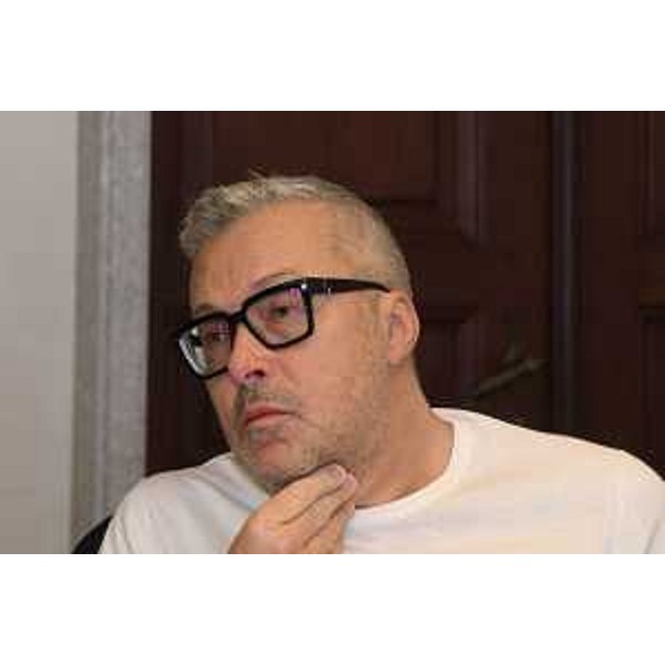 L'assessore Bini nel corso della riunione di Giunta - L'assessore Bini nel corso della riunione di Giunta