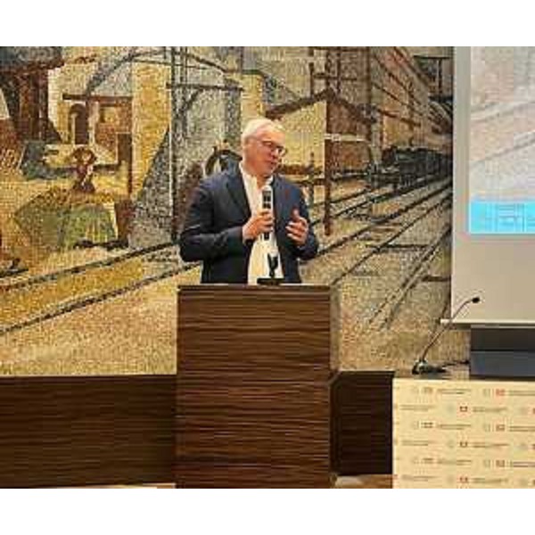 L'intervento del presidente del Cr, Mauro Bordin, durante l'inconto "Evoluzione geoeconomica tra instabilità e opportunità" - L'intervento del presidente del Cr, Mauro Bordin, durante l'inconto "Evoluzione geoeconomica tra instabilità e opportunità" 