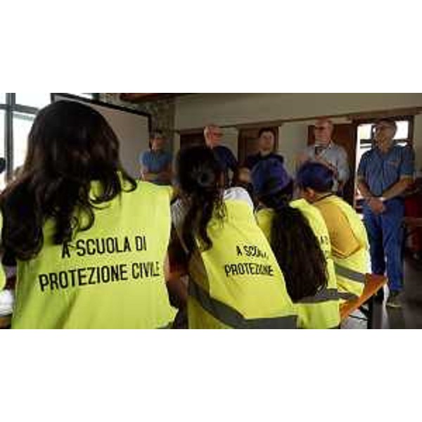 L'intervento dell'assessore regionale Riccardo Riccardi durante òl'incontro svoltosi a Valvasone - L'intervento dell'assessore regionale Riccardo Riccardi durante òl'incontro svoltosi a Valvasone