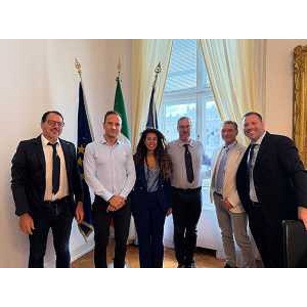 Il governatore del Friuli Venezia Giulia Massimiliano Fedriga con la delegazione del Friuli Venezia Giulia del Cip, guidata dalla presidente Maria Elisabetta Capasa. - Il governatore del Friuli Venezia Giulia Massimiliano Fedriga con la delegazione del Friuli Venezia Giulia del Cip, guidata dalla presidente Maria Elisabetta Capasa.
