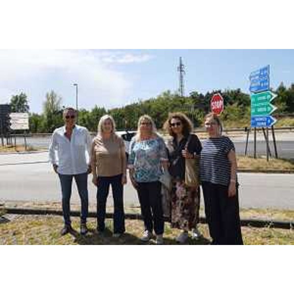 Il consigliere regionale Giuseppe Ghersinich (Lega) assime all'assessore regionale alle Infrastrutture Cristina Amirante, al sindaco di Sgonico, Monica Hrovatin, e ai funzionari dell'Edr - Il consigliere regionale Giuseppe Ghersinich (Lega) assime all'assessore regionale alle Infrastrutture Cristina Amirante, al sindaco di Sgonico, Monica Hrovatin, e ai funzionari dell'Edr