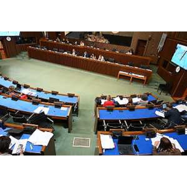 I lavori della IV Commissione durante l'articolo di competenza dell'assessore Fvg alle Infrastrutture, Cristina Amirante - I lavori della IV Commissione durante l'articolo di competenza dell'assessore Fvg alle Infrastrutture, Cristina Amirante