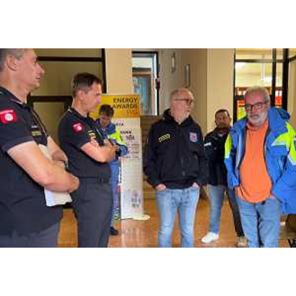 L'assessore regionale Riccardo Riccardi (secondo da sinistra) in municipio a Caneva per fare il punto della situazione sul maltempo nel comune pordenonese - L'assessore regionale Riccardo Riccardi (secondo da sinistra) in municipio a Caneva per fare il punto della situazione sul maltempo nel comune pordenonese