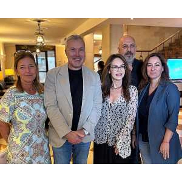 L'assessore regionale alle Attività produttive e turismo Sergio Emidio Bini con la direttrice di Fvg Film Commission Chiara Valenti Omero, l'attrice Elena Sofia Ricci e la produttrice della serie tv Verdiana Bixio (Publispei). - L'assessore regionale alle Attività produttive e turismo Sergio Emidio Bini con la direttrice di Fvg Film Commission Chiara Valenti Omero, l'attrice Elena Sofia Ricci e la produttrice della serie tv Verdiana Bixio (Publispei).