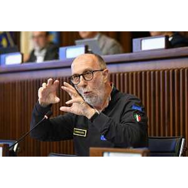 L'assessore Fvg alla Salute, Riccardo Riccardi, durante il suo intervento in III Commissione Assestamento - L'assessore Fvg alla Salute, Riccardo Riccardi, durante il suo intervento in III Commissione Assestamento