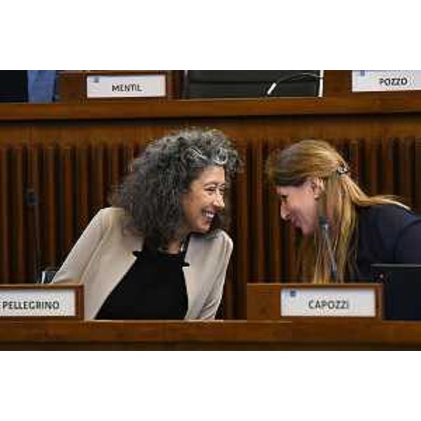 Da sinistra Serena Pellegrino (Avs) e Rosaria Capozzi (M5s) - Da sinistra Serena Pellegrino (Avs) e Rosaria Capozzi (M5s)