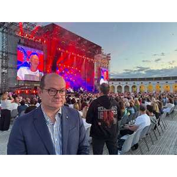 Il Vicegovernatore della Regione Mario Anzil durante il concerto di Sting a Villa Manin - Il Vicegovernatore della Regione Mario Anzil durante il concerto di Sting a Villa Manin