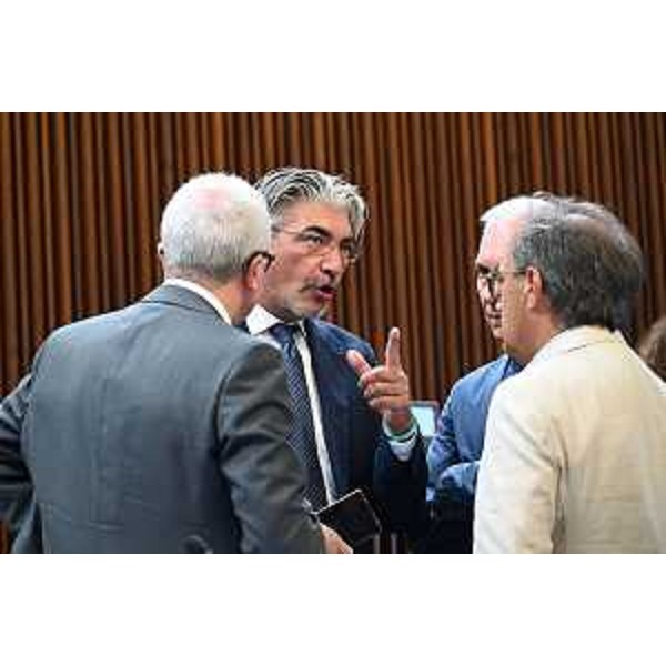 Antonio Calligasris (Lega) con i colleghi della Maggioranza - Antonio Calligasris (Lega) con i colleghi della Maggioranza