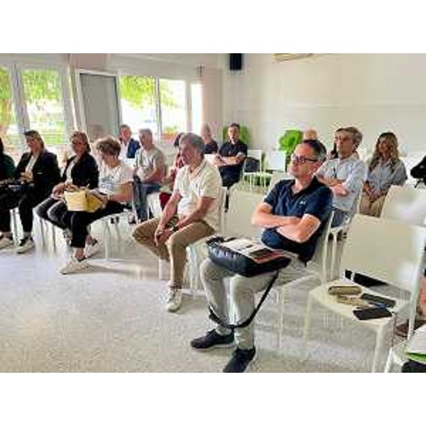 Una fase del tavolo dell'inclusione sociale svoltosi ad ad Azzano Decimo - Una fase del tavolo dell'inclusione sociale svoltosi ad ad Azzano Decimo