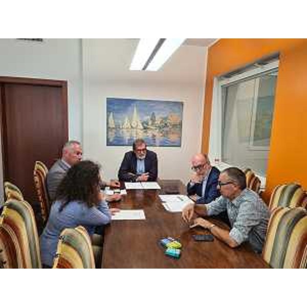 Un momento dell'incontro tra l'assessore Riccardo Riccardi e i vertici del Policlinico San Giorgio di Pordenone - Un momento dell'incontro tra l'assessore Riccardo Riccardi e i vertici del Policlinico San Giorgio di Pordenone