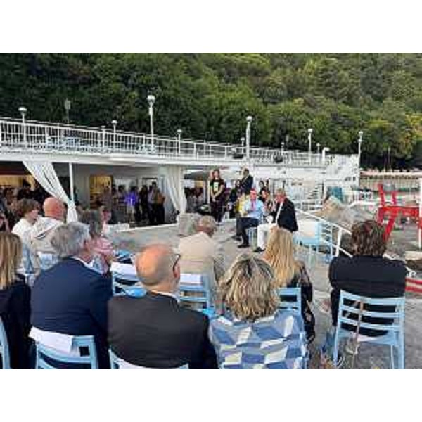 Il governatore Massimiliano Fedriga intervistato dal direttore editoriale di Ies Giovanni Marzini - Il governatore Massimiliano Fedriga intervistato dal direttore editoriale di Ies Giovanni Marzini