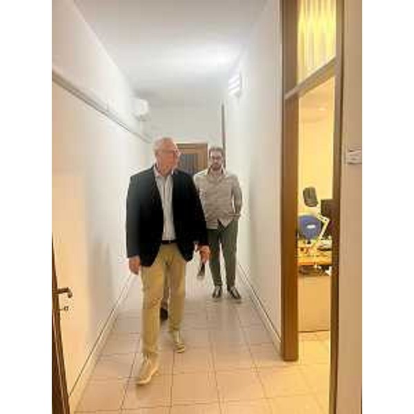 Il presidente Bordin durante la visita nella nuova sede dell'associazione a Udine - Il presidente Bordin durante la visita nella nuova sede dell'associazione a Udine