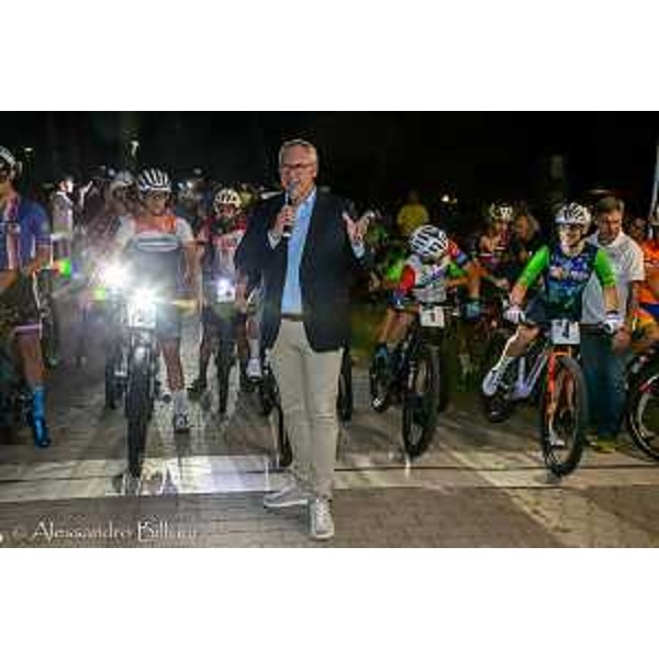 Il presidente del Cr Fvg, Mauro Bordin, durante il suo intervento a Lignano Xc By Night - Il presidente del Cr Fvg, Mauro Bordin, durante il suo intervento a Lignano Xc By Night