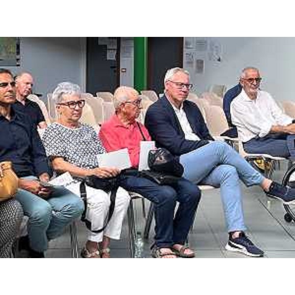 Il presidente del Cr, Mauro Bordin, seduto accanto a Mario Brancati, presidente della Consulta regionale disabili - Il presidente del Cr, Mauro Bordin, seduto accanto a Mario Brancati, presidente della Consulta regionale disabili