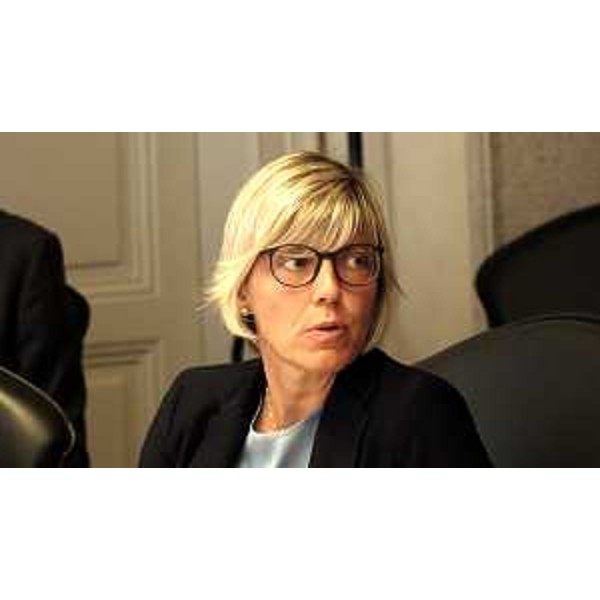 L'assessore Zilli nel corso della riunione di Giunta - L'assessore Zilli nel corso della riunione di Giunta