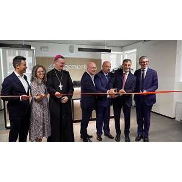 Il taglio del nastro alla nuova sede Genertel a Palazzo Stock - Il taglio del nastro alla nuova sede Genertel a Palazzo Stock