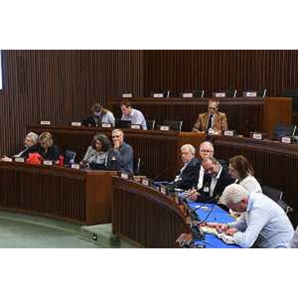 Auditi e consiglieri regionali nel corso della seduta della VI Commissione - Auditi e consiglieri regionali nel corso della seduta della VI Commissione