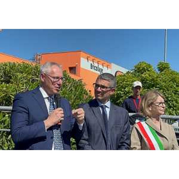 Da sinistra il presidente del Consiglio regionale del Friuli Venezia Giulia, Mauro Bordin, l'assessore regionale alle Autonomie locali, Pierpaolo Roberti, e l'onorevole Sandra Savino - Da sinistra il presidente del Consiglio regionale del Friuli Venezia Giulia, Mauro Bordin, l'assessore regionale alle Autonomie locali, Pierpaolo Roberti, e l'onorevole Sandra Savino