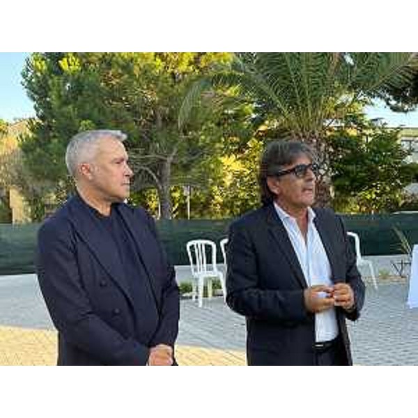 L'assessore regionale alle Attività produttive e turismo Sergio Emidio Bini a Lignano Sabbiadoro all'inaugurazione di Residence 124 con l'amministratore unico Marco Pellegrino - L'assessore regionale alle Attività produttive e turismo Sergio Emidio Bini a Lignano Sabbiadoro all'inaugurazione di Residence 124 con l'amministratore unico Marco Pellegrino