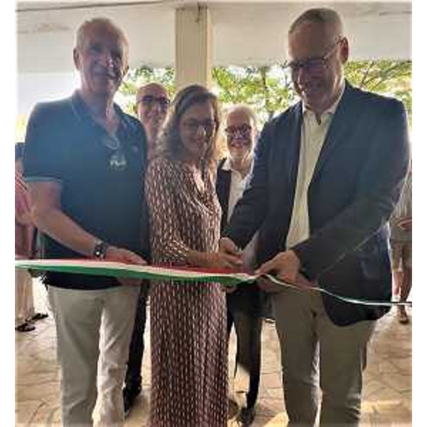 Il presidente del Cr Fvg, Mauro Bordin, al taglio del nastro della mostra Raggi e ArchiTetture - Ville di Lignano - Il presidente del Cr Fvg, Mauro Bordin, al taglio del nastro della mostra Raggi e ArchiTetture - Ville di Lignano