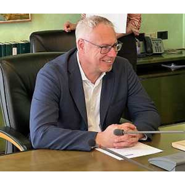 Il presidente del Cr Fvg, Mauro Bordin, ascolta le proposte e le domande dei giovani di Palazzolo dello Stella - Il presidente del Cr Fvg, Mauro Bordin, ascolta le proposte e le domande dei giovani di Palazzolo dello Stella