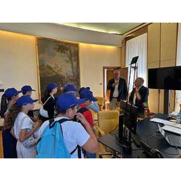 La visita agli uffici della presidenza - La visita agli uffici della presidenza